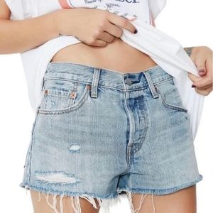 Size 29 Levi medium high wasted jean shorts